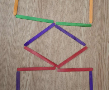 Rozvojový tím v akcii / Farby v zrkadle – zábavné učenie so zrkadlovou symetriou - foto