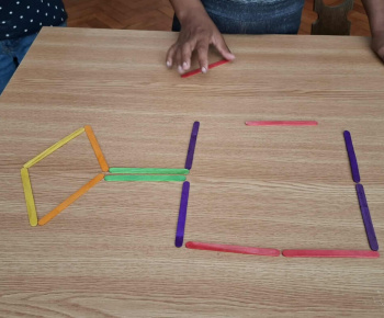 Rozvojový tím v akcii / Farby v zrkadle – zábavné učenie so zrkadlovou symetriou - foto