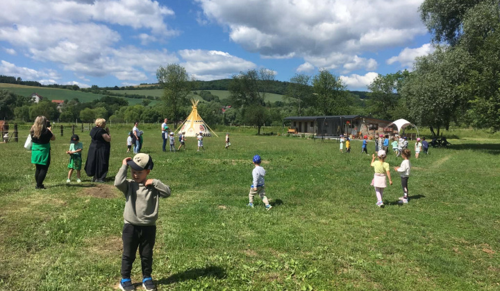 2. fotografia fotogalérie Rozvojový tím v akcii / Výlet na Malú Farmu Bella v Radaticiach  - foto