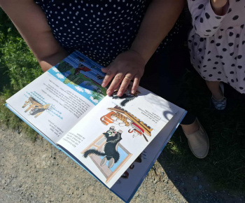 Rozvojový tím v akcii / Rozprávkové čítanie v príjemnej atmosfére - foto