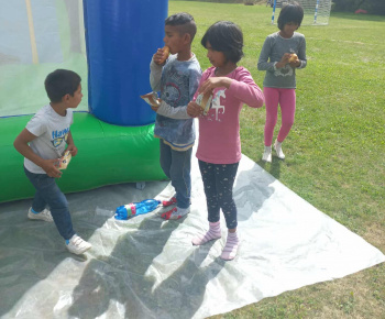 Rozvojový tím v akcii / Športový deň obce Bzenov - foto