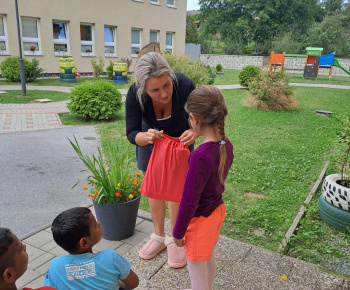 Rozvojový tím v akcii / Pomáhame školákom – štart do nového školského roka s podporou - foto