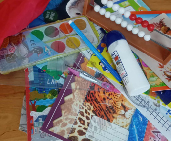 Rozvojový tím v akcii / Pomáhame školákom – štart do nového školského roka s podporou - foto