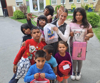 Rozvojový tím v akcii / Pomáhame školákom – štart do nového školského roka s podporou - foto