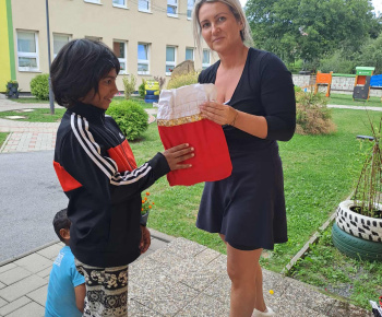 Rozvojový tím v akcii / Pomáhame školákom – štart do nového školského roka s podporou - foto