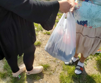 Rozvojový tím v akcii / Šatníková výmena – pomoc, ktorá hreje - foto