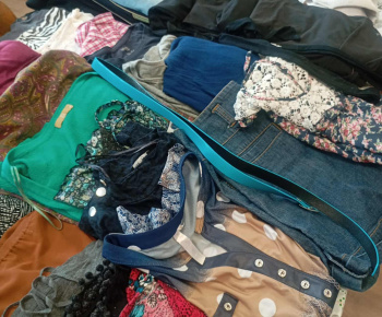 Rozvojový tím v akcii / Šatníková výmena – pomoc, ktorá hreje - foto