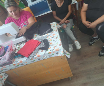 Rozvojový tím v akcii / Ušime si taštičku - foto