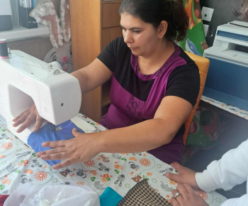 Rozvojový tím v akcii / Ušime si taštičku - foto