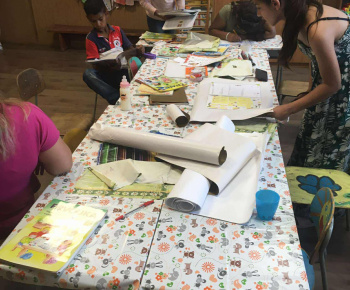 Rozvojový tím v akcii / Obal na učebnice - foto