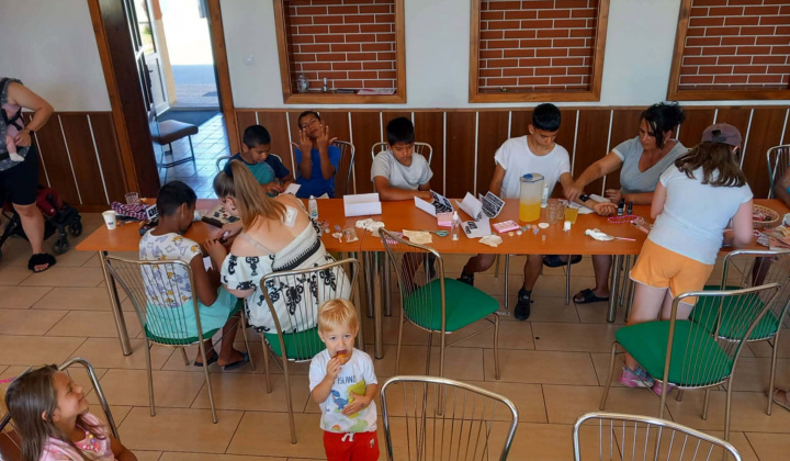 2. fotografia fotogalérie Rozvojový tím v akcii / SALÓN KRÁSY – popoludnie plné krásy, tvorivosti a zábavy!  - foto
