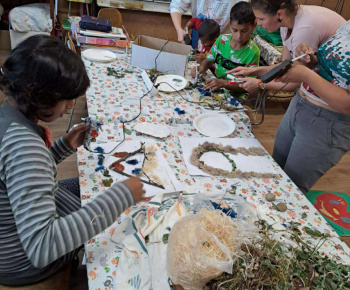Rozvojový tím v akcii / Maľované lístie – tvorivá a vzdelávacia aktivita - foto