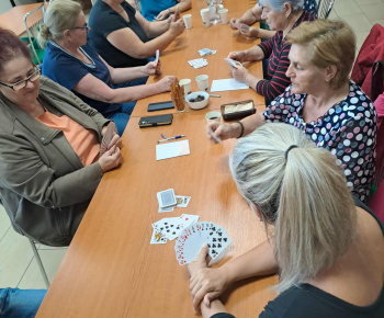 Rozvojový tím v akcii / Zábavné popoludnie so seniormi - foto