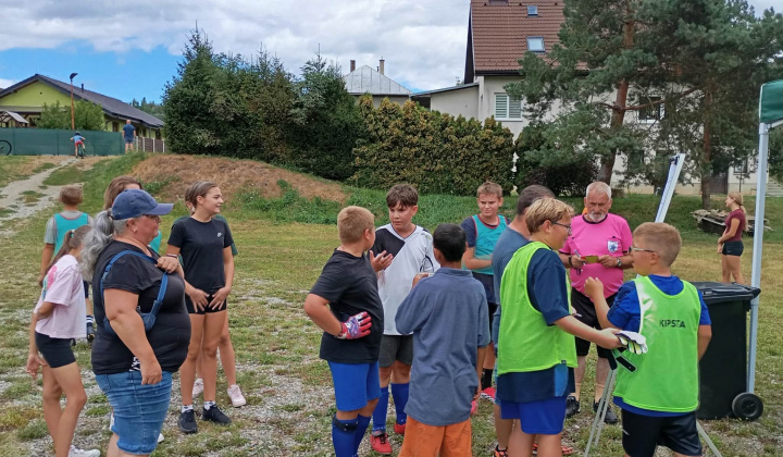 12. fotografia fotogalérie Rozvojový tím v akcii / ŠPORTOVÝ DEŇ OBCE – DEŇ PLNÝ POHYBU, ZÁBAVY A SPOLOČNÝCH ZÁŽITKOV - foto