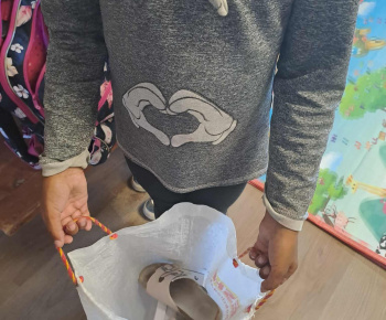 Rozvojový tím v akcii / Obuv pre školáka - foto