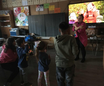 Rozvojový tím v akcii / Červík v jabĺčku – Medzinárodný deň jablka - foto