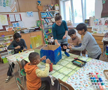 Rozvojový tím v akcii / Farebné koše – učíme sa triediť odpad - foto