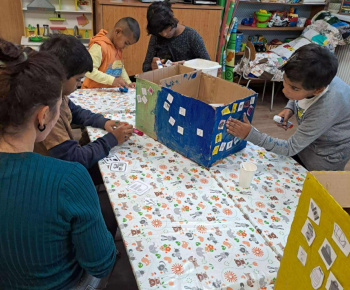 Rozvojový tím v akcii / Farebné koše – učíme sa triediť odpad - foto