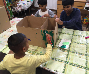 Rozvojový tím v akcii / Farebné koše – učíme sa triediť odpad - foto