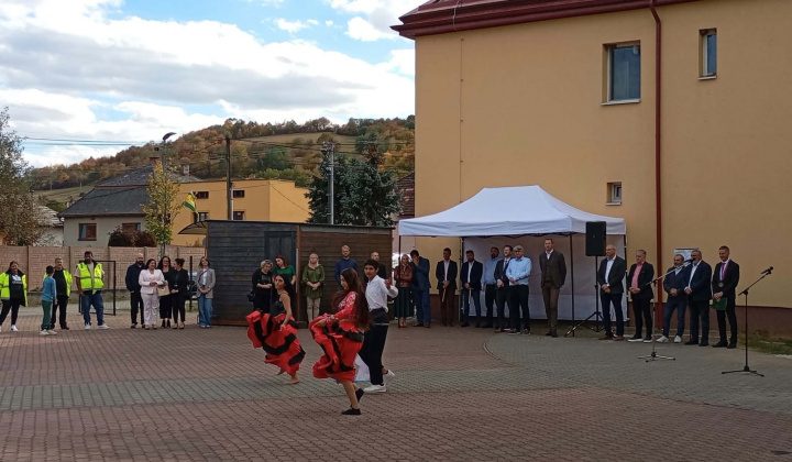 16. fotografia fotogalérie Rozvojový tím v akcii / OD ZÁKLADNÉHO KAMEŇA K LEPŠIEMU ŽIVOTU  - foto
