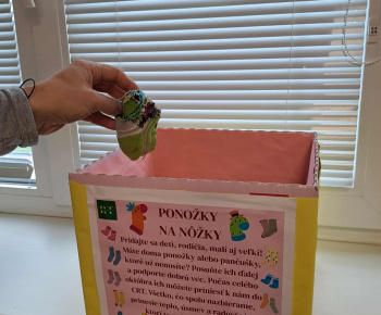 Rozvojový tím v akcii / Ponožky na nôžky - foto