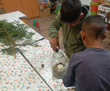 Rozvojový tím v akcii / Čarovanie s konárikmi - foto