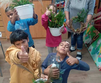 Rozvojový tím v akcii / Čarovanie s konárikmi - foto