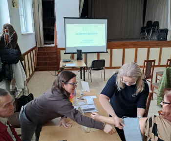 Rozvojový tím v akcii / Skontroluj si cukor odborníkom - foto