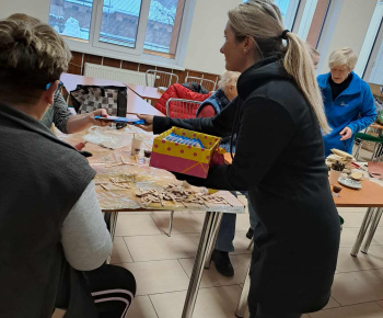 Rozvojový tím v akcii /  Malé prekvapenie pre našich seniorov - foto