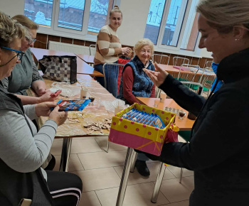 Rozvojový tím v akcii /  Malé prekvapenie pre našich seniorov - foto