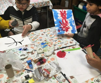 Rozvojový tím v akcii / Umenie v nás – objavovanie tvorivosti netradičnými technikami  - foto