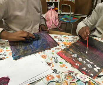 Rozvojový tím v akcii / Umenie v nás – objavovanie tvorivosti netradičnými technikami  - foto