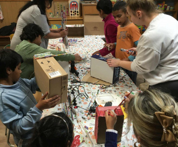 Rozvojový tím v akcii / Krabičky na vecičky – keď tvorenie pomáha poriadku  - foto