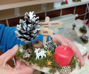 Rozvojový tím v akcii / Kreatívne popoludnie so seniormi – tvorenie, rozhovory a dobrá nálada - foto