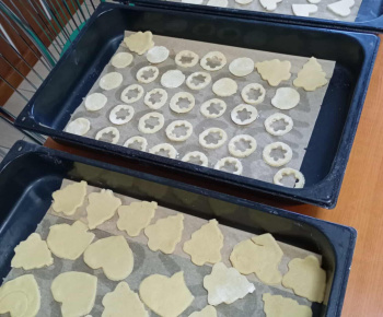 Rozvojový tím v akcii / Vianočná pekárnička v Mami klube  - foto