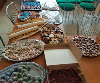 Rozvojový tím v akcii / Vianočná pekárnička v Mami klube  - foto