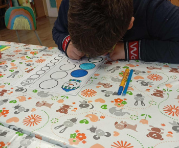 Rozvojový tím v akcii / Keď písmená stavajú snehuliaka  - foto