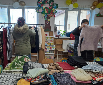 Rozvojový tím v akcii / Recykluj šatník – daruj oblečenie, podporte tých, ktorí to potrebujú  - foto