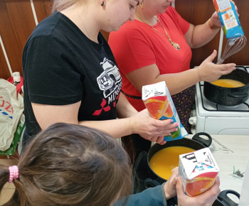 Rozvojový tím v akcii / Receptár pre ženy v Mami klube - foto