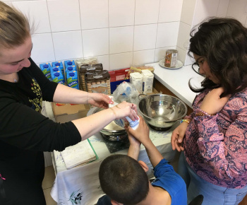 Rozvojový tím v akcii / Receptár pre ženy v Mami klube - foto