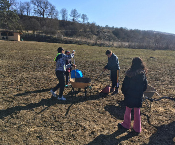 Rozvojový tím v akcii / Učíme sa pre život: Na gazdovskom dvore  - foto