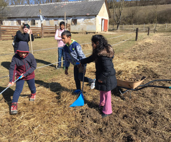 Rozvojový tím v akcii / Učíme sa pre život: Na gazdovskom dvore  - foto
