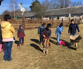 Rozvojový tím v akcii / Učíme sa pre život: Na gazdovskom dvore  - foto