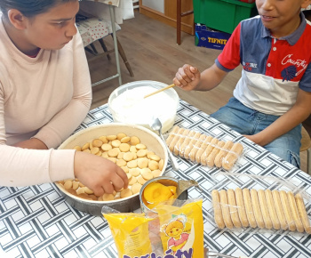 Rozvojový tím v akcii / Pečieme nepečené  - foto