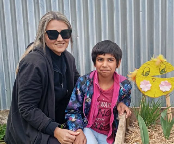 Rozvojový tím v akcii / Jarné práce v záhrade  - foto