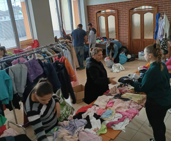 Rozvojový tím v akcii / Jarná burza  - foto