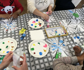 Rozvojový tím v akcii / Malí objavitelia v jarnom lese  - foto