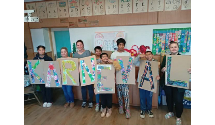 Písmená v obrazoch“ – keď sa digitálny svet stretne s farbami na papieri